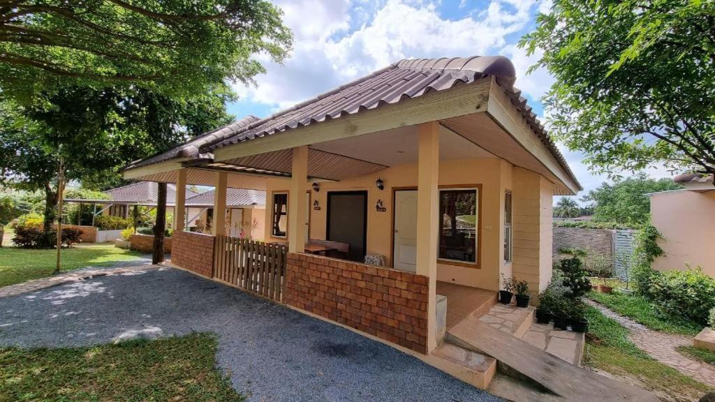 Dusit Talai Resort Mu Si Exterior photo