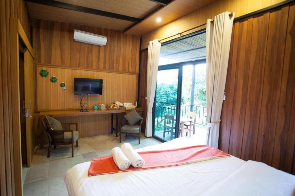 Dusit Talai Resort Mu Si Exterior photo